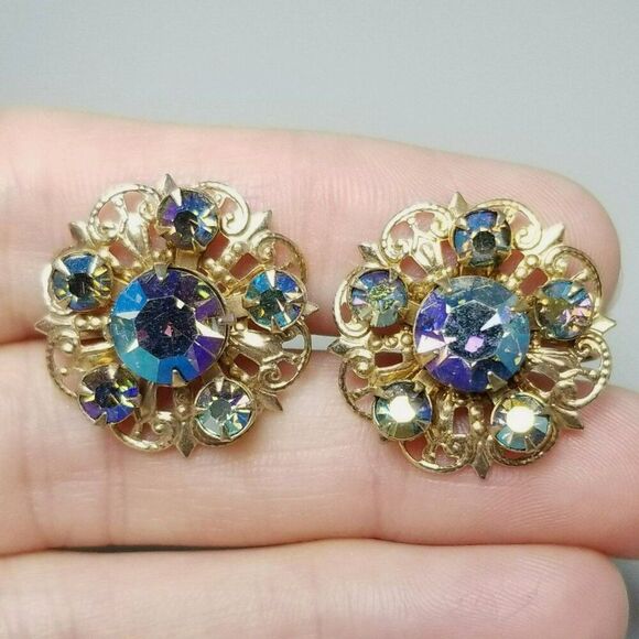 Vintage Blue AB Rhinestone Gold Tone Filigree Screw Back Clip On Earrings Estate - Picture 1 of 7